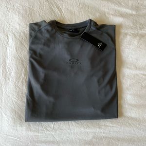 Oakley short sleeve